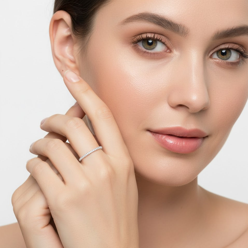 Anel Meia Aliança Cravejada