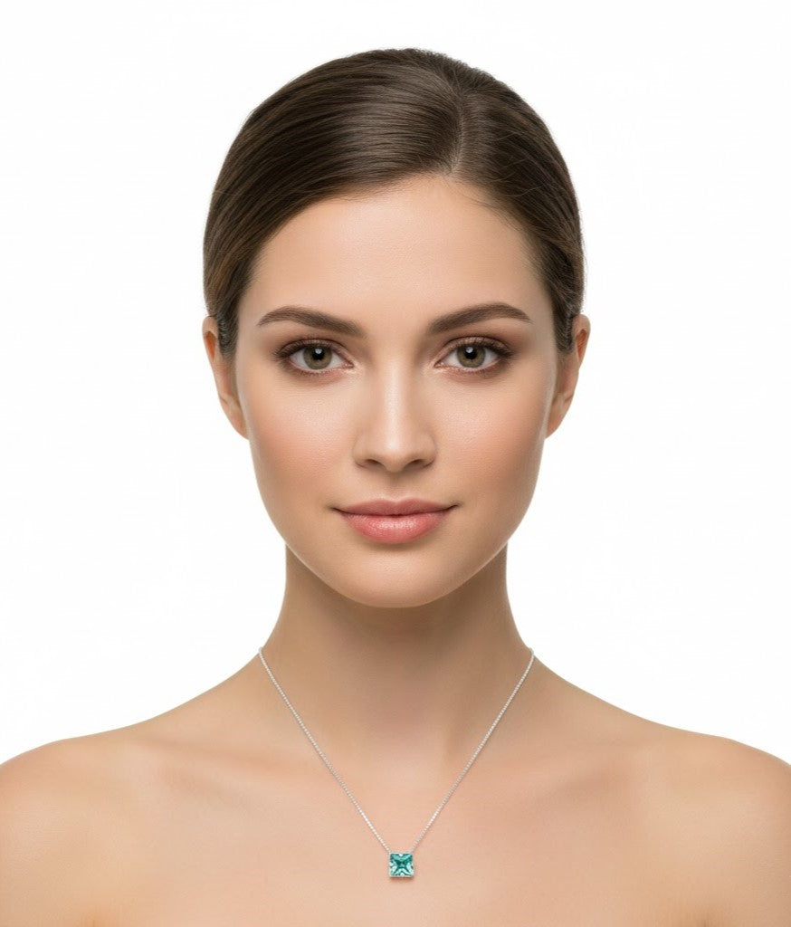 Colar Ponto de Luz Quadrado